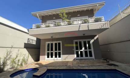 Casa Alto Padrão nas Palmas do Tremembé com 4 suítes, quintal,  5 vagas, piscina e churrasqueira.