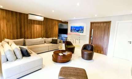 Apartamento com 198m² para venda localizado na Rua Pedro Doll, 3 suítes e 4 vagas!