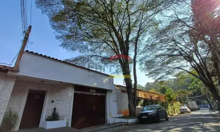 Sobrado Espaçoso em Condomínio próximo a Serra da Cantareira