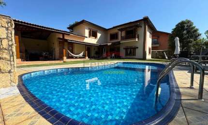 Casa à venda com 6 suítes no Condomínio Flamboyant em Atibaia