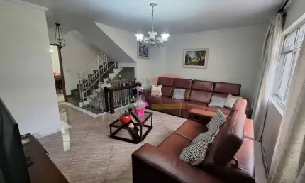 Sobrado com 3 dormitórios 1 Suite 222m² - Vila Nivi