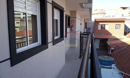 Apartamento 1 dormitório na Parada Inglesa com quintal. Novo. Vago