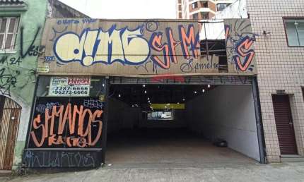 Salão comercial, bem localizado em frente ao hospital Samaritano portão automático pé direito alto