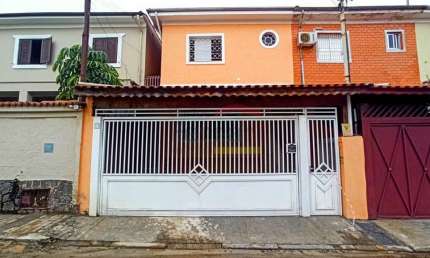 Sobrado à venda na Água Fria com 3 dormitórios sendo 1 suite, 2 vagas de garagem!