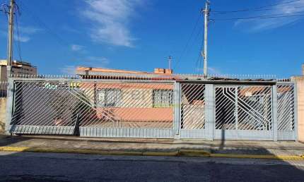 Casa térrea região Jardim Centenário área total 264m²