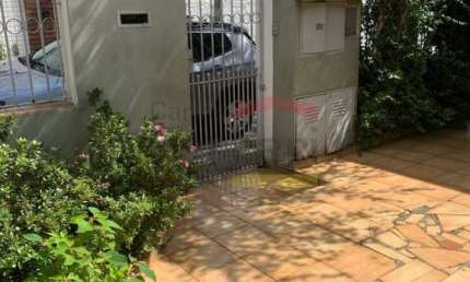 IMÓVEL COMERCIAL OU RESIDENCIAL COM 2 CASAS, TOTAL DE 5 DORMITÓRIOS, 1 SUÍTE, 2 VAGAS DE GARAGEM