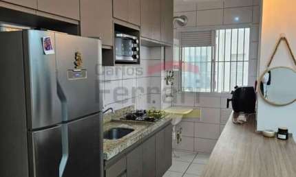 Apartamento na Vila Guilherme, piso térreo com 2 dormitórios e 1 vaga.
