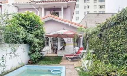 Casa de Vila em condomínio de Alto Padrão, 218 m², 5 dormitórios, -Aclimação