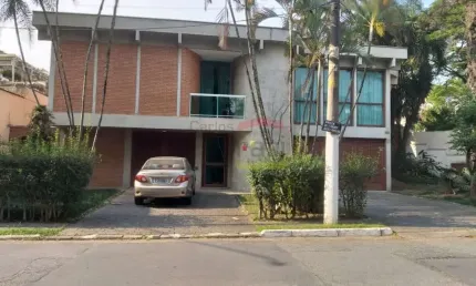 Casa térrea jardim são bento - 4 suítes. 7 vagas. 332 m2 a/c.