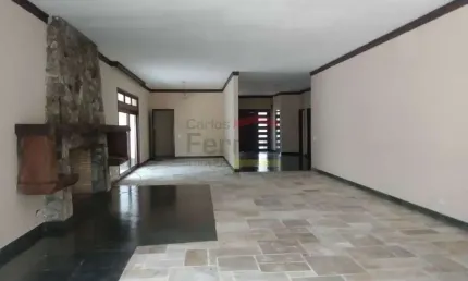 Casa Térrea em Localização Privilegiada no Bolsão de Interlagos