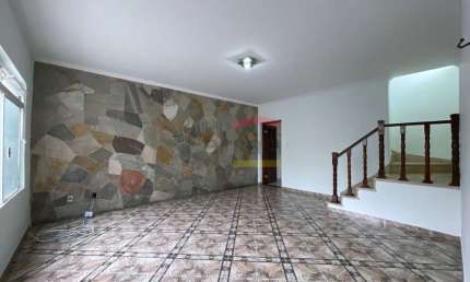 Casa com 3 quartos para alugar na Rua Padre Agostinho de Matos, 126, Parada Inglesa, São Paulo