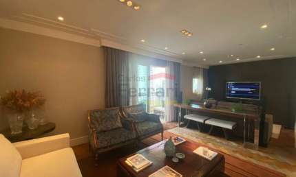 Apartamento no Alto de Santana, andar alto, face norte, com 3 suítes, varanda envidraçada e 3 vagas.