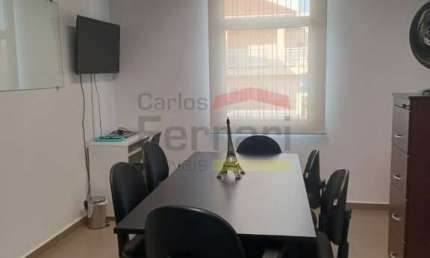 Casa comercial com 7 salas para alugar na Rua Aureliano Leal, 90, Água Fria, São Paulo