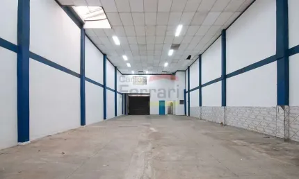 GALPÃO COMERCIAL COM 5 SALAS, 4 BANHEIROS PRÓXIMO À FERNÃO DIAS