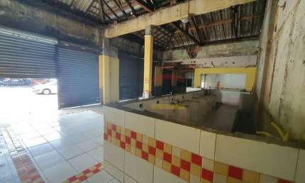 Salão comercial com 450m² para locação na Av. Imirim!