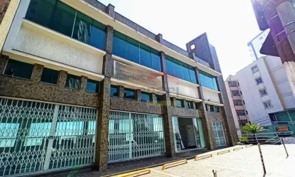 Prédio comercial com 4 andares e elevador para locação no Tucuruvi!
