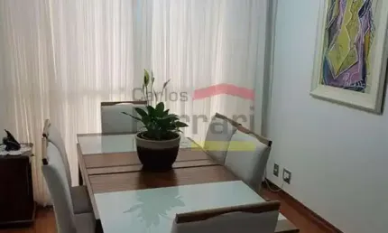 Apartamento com 3 dormitórios, sendo 1 suíte, 2 vagas, possui sacada
