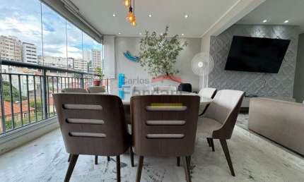 Apartamento à venda com 2 suítes e 2 vagas em Santana