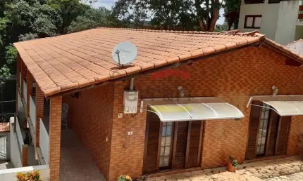 Casa térrea para Venda com 230 metros quadrados em meio a Serra da Cantareira, no Condomínio Pq Suíç