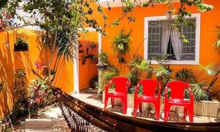 Casa contendo total de 5 dormitórios, 1 vaga de garagem na região de Vila Medeiros