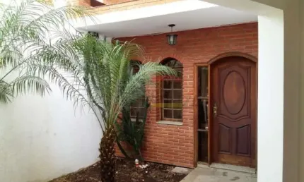 Casa assobradada na vila nivi com 273 m ² / 3 dormitórios / 1 suíte/ 2 vagas