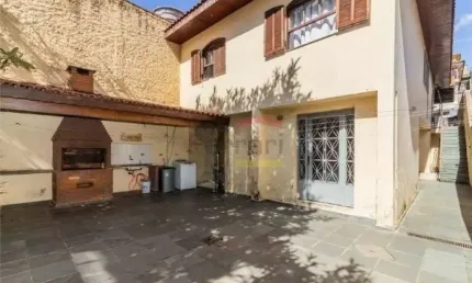Casa assobradada na Vila Aurora com 104 m² Área Construída 3 dorms. / 1 suíte / 3 vagas