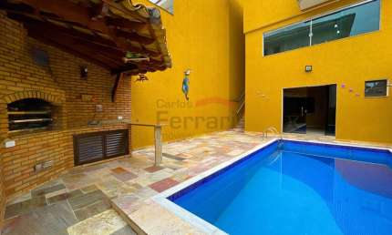 Casa Assobradada no Tremembé com piscina e salão de festa