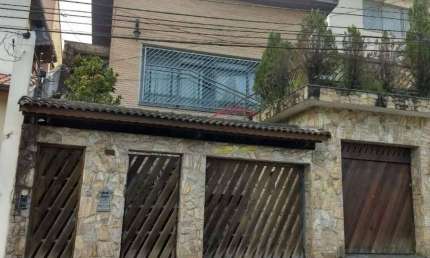 Casa Assobradada  à Venda no Jardim França com 3 dormitórios, 1 suíte, 3 vagas de garagem