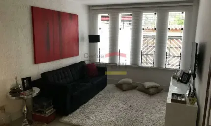 Sobrado na Casa Verde com 3 dormitórios, varanda com churrasqueira e 6 vagas.