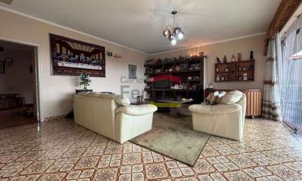 Casa térrea à venda com 3 dormitórios e 10 vagas no Alvinópolis