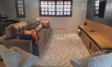 Casa assobradada à venda com 3 suítes, 3 dormitórios, 3 vagas de garagem