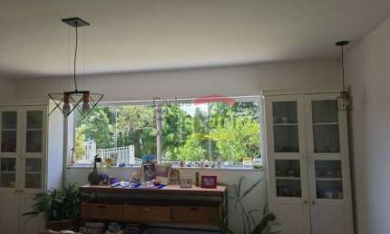 LINDA CASA COM 3 QUARTOS NO CONDOMÍNIO ALPES DA CANTAREIRA 2000M²