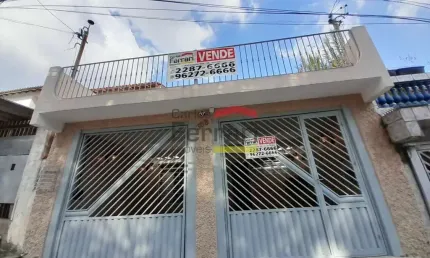 Sobrado para locação em local residencial próximo de avenida