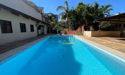 Casa de Alto Padrão no Jardim São Bento - 4 Suítes, Piscina, Sala de Jogos e 6 Vagas de Garagem