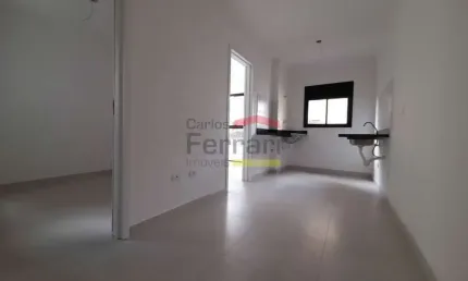 Apartamento com 2 dormitórios bem no  miolo de santana.
