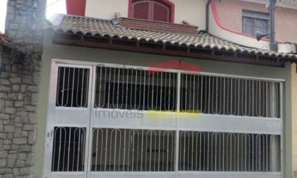 Sobrado na Água Fria para Locação - 3 quartos, 1 suíte c/ banheira, quintal, churrasqueira e 2 vagas