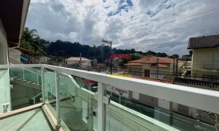 Casa próximo do Horto, 4 dormitórios, área gourmet com churrasqueira, entrada lateral e  4 vagas.