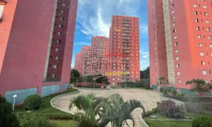 Apto com 3 dormitórios 2 banheiros 1 sendo suite,cozinha americana.