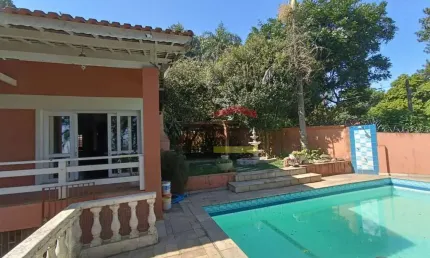 Casa assobradada com piscina na Serra da Cantareira - Parque Petrópolis