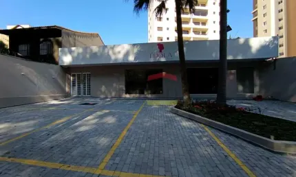 Casa Comercial com Vaga para 12 Carros na Frente !  ( Avenida Parada Pinto )