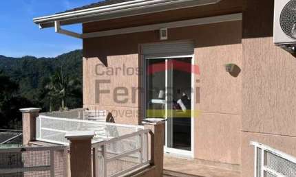 Casa para Venda no Condomínio Parque Suíça, com 03 dormitórios, 01 suíte e 03 banheiros, com 240 m²