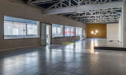 Terreno Comercial 979m² à Venda na Vila Mazzei com 16m de Frente, Plano e Estrutura Pronta