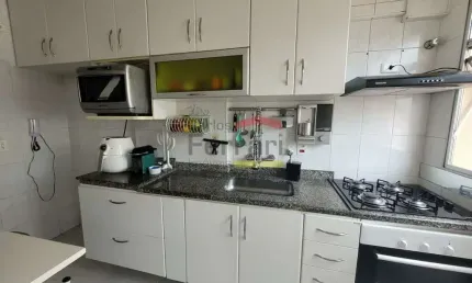 Apartamento com 2 dormitórios e 2 vagas, mobiliado para locação em santana/santa teresinha.