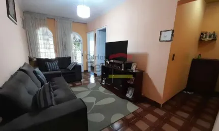 Casa térrea à 900 metros do metrô Parada Inglesa, 2 dormitórios, 1 vaga