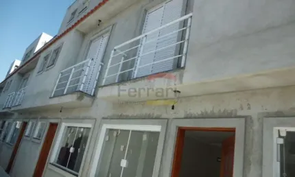 ÓTIMO SOBRADO EM CONDOMINIO FECHADO, COM LAZER INDIVIDUAL E QUINTAL...