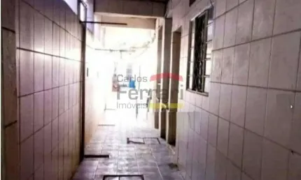 Bom para investidores, terreno com 11 casas independentes