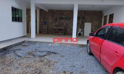 Casa com 3 dormitórios para alugar, 100 m² por R$ 2.458,00/mês - Forquilhas - São José/SC