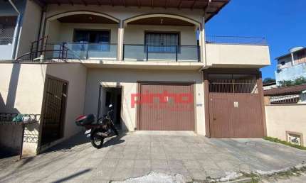 Apartamento com 1 dormitório para alugar, 50 m² por R$ 1.890,91/mês - Picadas do Sul - São José/SC