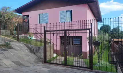 Casa com 3 quartos à venda no Jardim das Hortências, Caxias do Sul  por R$ 395.000