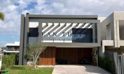 Casa com 5 quartos à venda no Centro, Xangri-Lá  por R$ 4.000.000